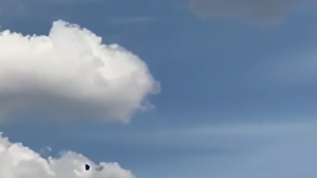 Ufo in Moscow. 6-23-2024. (Zoomed)