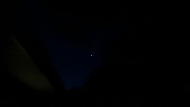 UFO Video – Cumberland County, Maine, USA (April 7, 2016)