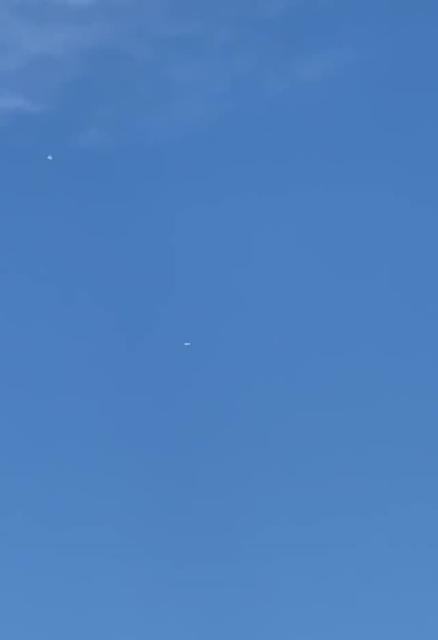 UFO Video – Blue Grass, Iowa, USA (June 7, 2022)