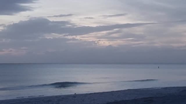 UFO Video – Manasota Beach, Florida, USA (October 7, 2022)