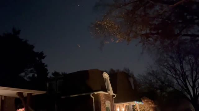 UFO Video – Overland Park, Kansas (December 10, 2022)
