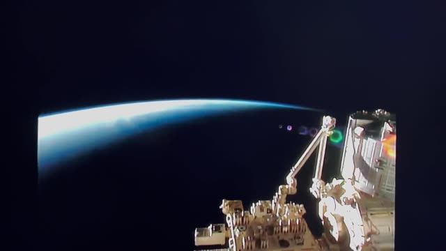UFO Video – Orbit (May 1, 2022)