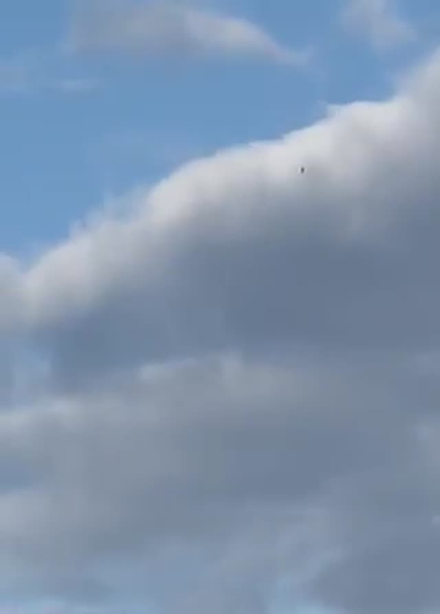 UFO Video – Maiden, North Carolina, USA (May 14, 2022)