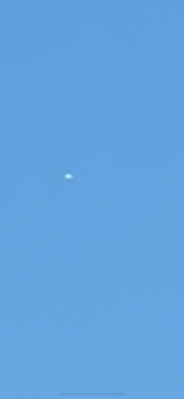 UFO Video – California (February 21, 2023)