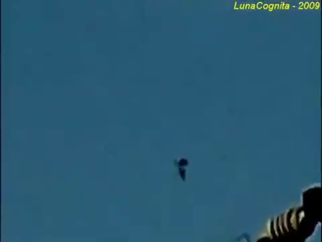 UFO Video – Highway 41, Lemoore, California, USA (2009)