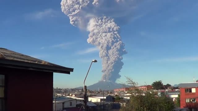 UFO Video – Calbuco, Chile (2015)