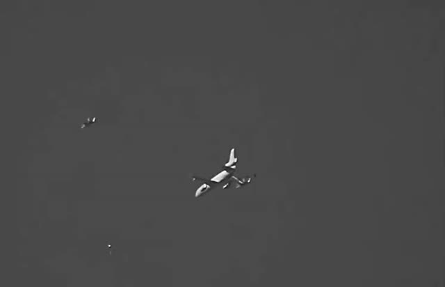 UFO Video – Los Angeles International Airport, California, USA