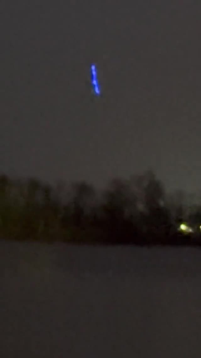UFO Video – Delaware River, Philadelphia, Pennsylvania, USA