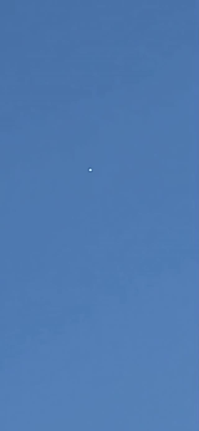 UFO Video – Denver, Colorado, USA (January 1, 2025)