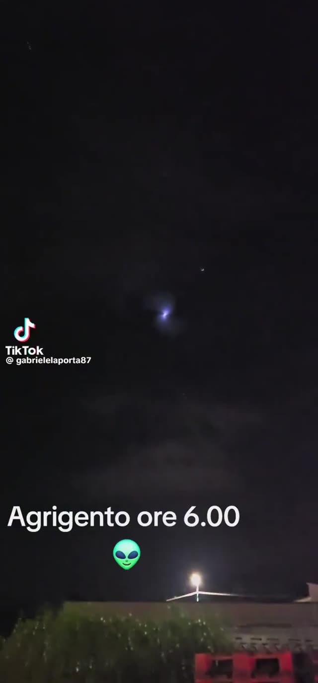 UFO Video – Agrigento, Sicilia, Italy (October 15, 2025)