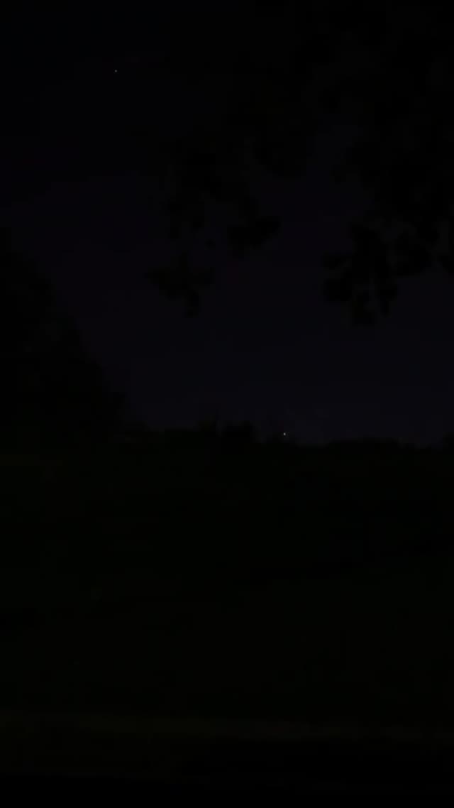UFO Video – Bowling Green, Kentucky, USA (October 12, 2025)
