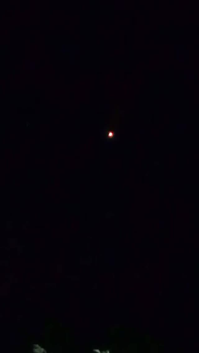 UFO Video – Danbury, North Carolina, USA (October 11, 2025)