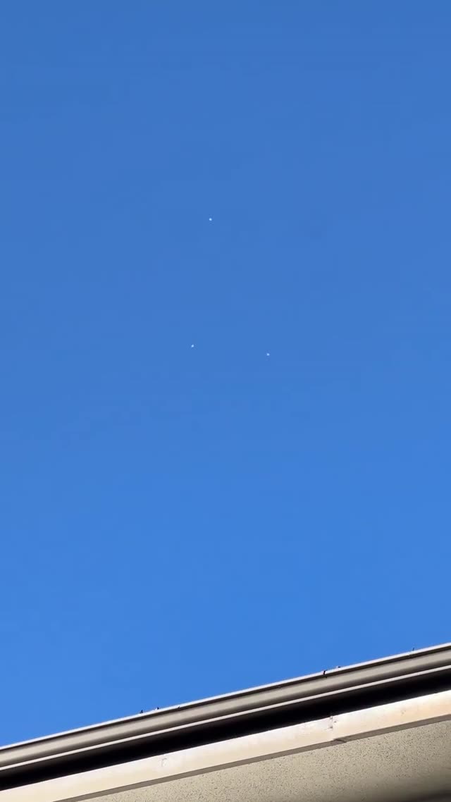 UFO Video – Los Angeles, California, USA (March 26, 2022)