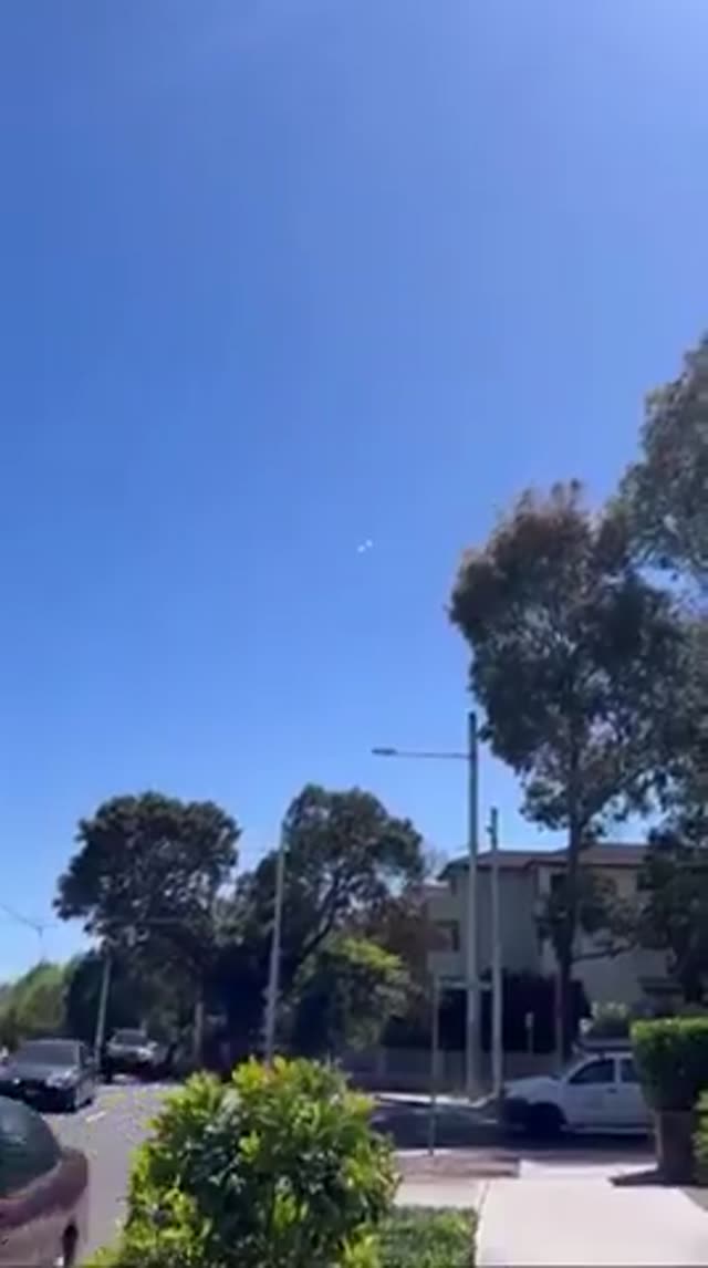 UFO Video – Sydney, Australia (October 5, 2025)
