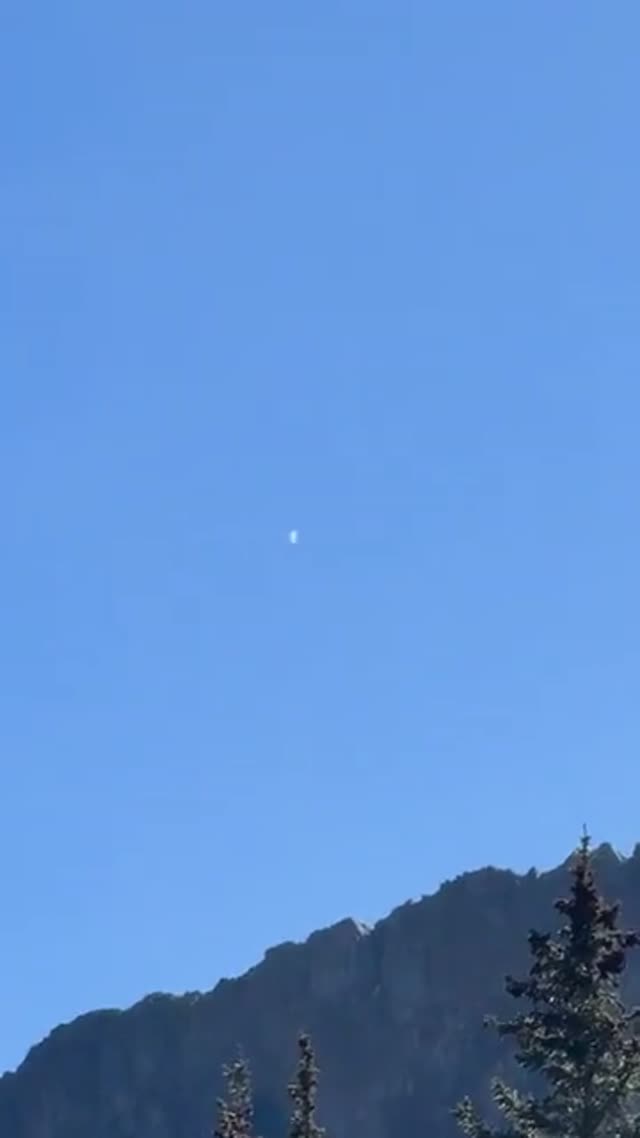 UFO Video – Taos, New Mexico, USA (October 6, 2025)