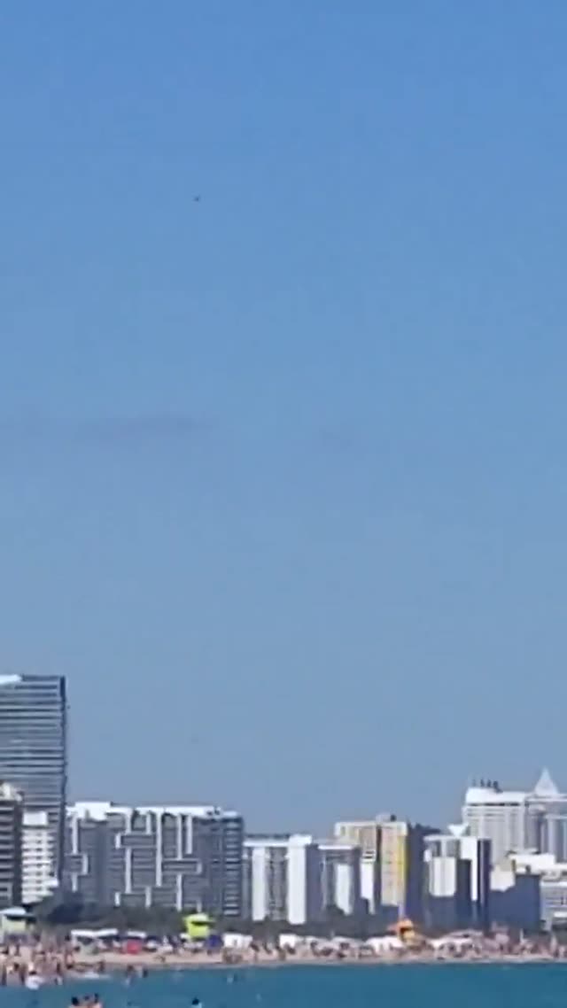 UFO Video – Miami Beach, Florida, USA (September 17, 2025)