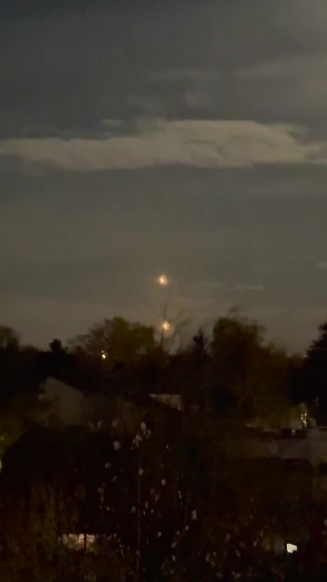 UFO Video – Warsaw, Poland (November 4, 2025)