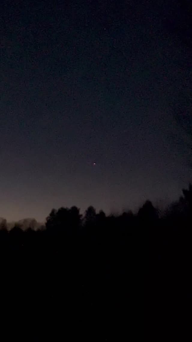 UFO Video – Wahnapitae, Ontario, Canada (November 9, 2025)