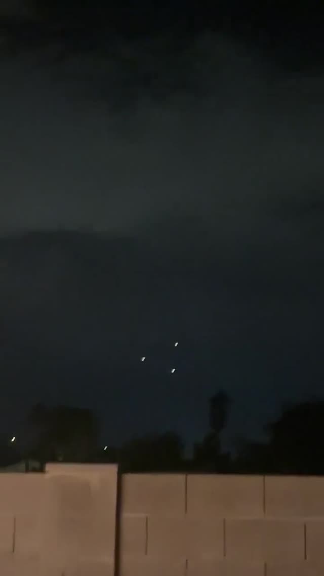 UFO Video – Scottsdale, Arizona, USA (November 15, 2025)
