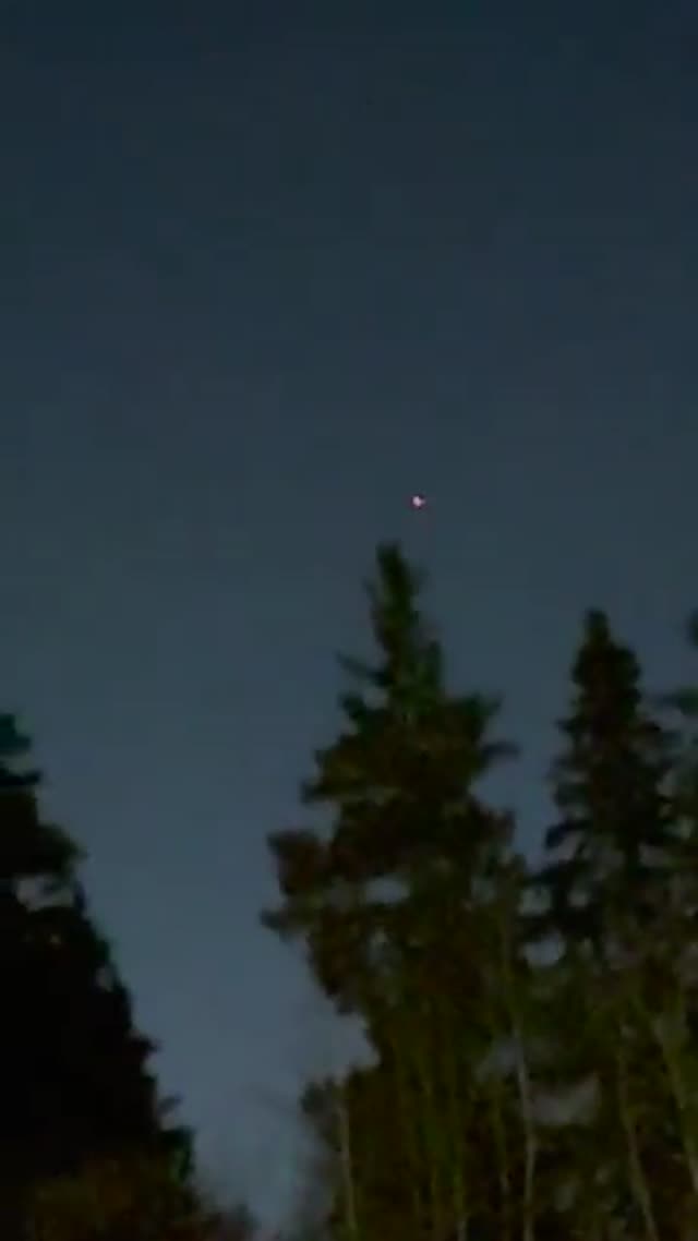 UFO Video – Edmonton, Alberta, CanadaEdmonton, Alberta, Canada (November 16, 2025)