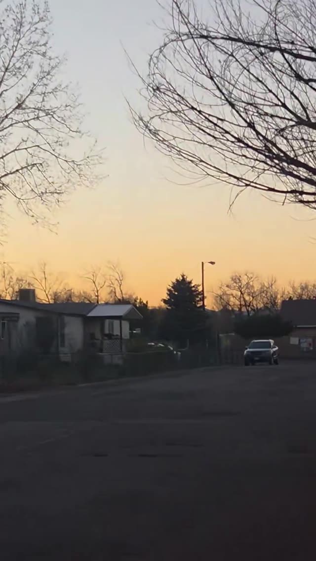 UFO Video – Arvada, Colorado, USA (November 23, 2025)