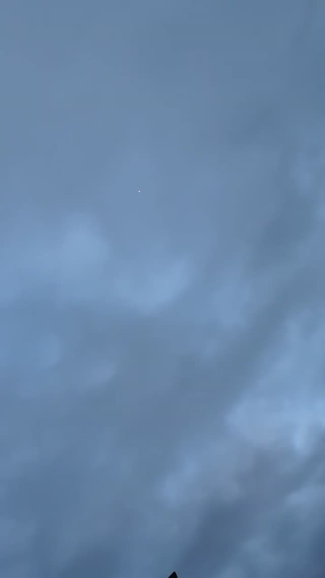 UFO Video – Staffordshire, England, UK (November 30, 2025)