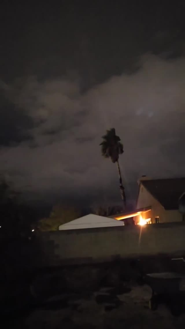 UFO Video – Las Vegas Valley, Nevada, USA (December 24, 2025)