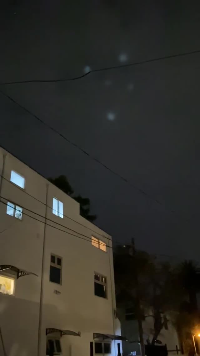 UFO Video – Los Angeles, CA, USA (December 30, 2025)