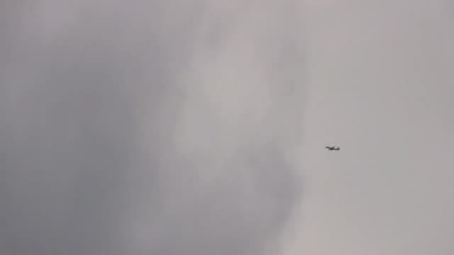UFO Video – Montreal, Canada (May 8, 2012)