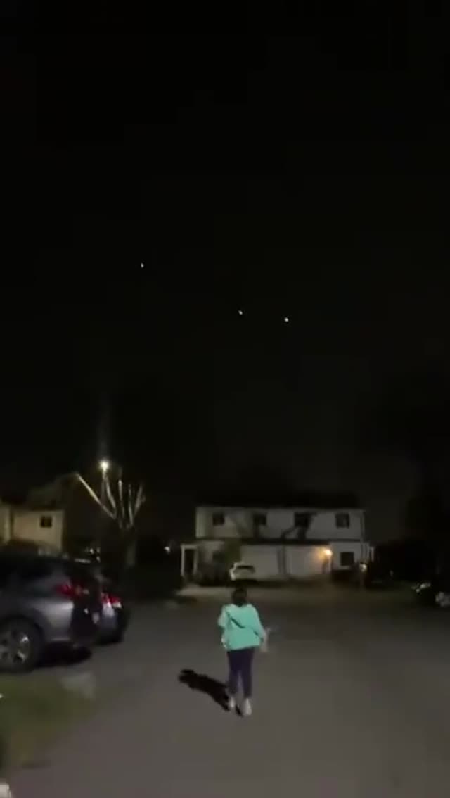 UFO Video – Wheeling, Illinois (December 10, 2020)