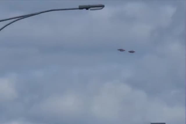 UFO Video – Melbourne, Australia (April 1, 2022)