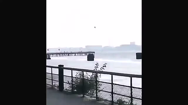UFO Video – Hudson River, New York, USA (April 8, 2022)