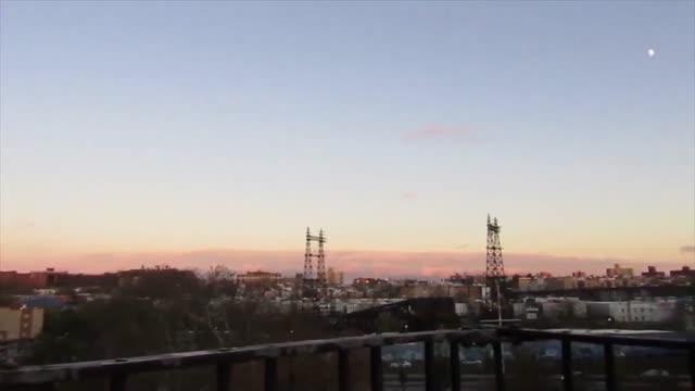 UFO Video – New York City (March 27, 2022)
