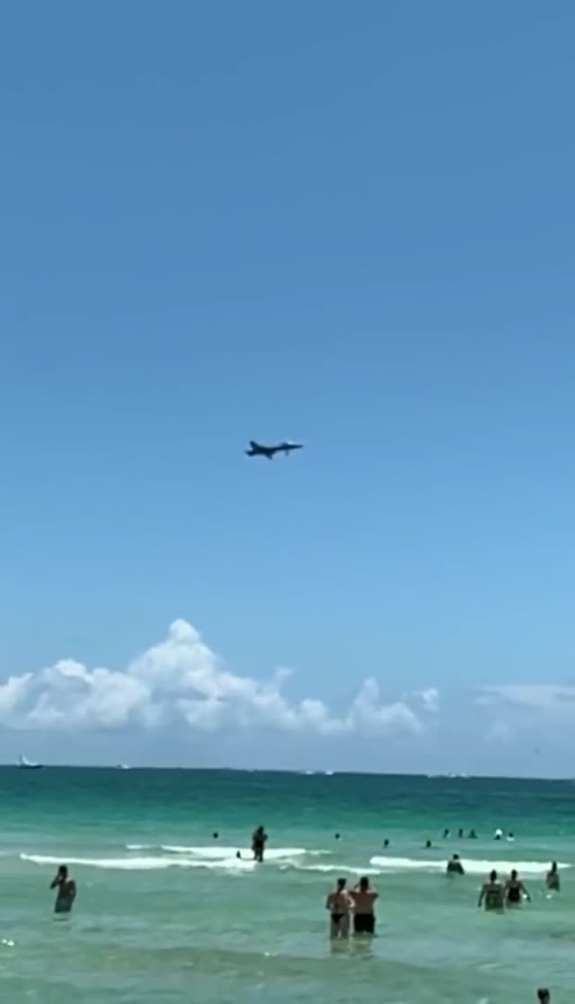 UFO Video – Miami, Florida, USA (May 28, 2022)