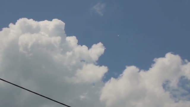 UFO Video – Reading, England (June 6, 2013)