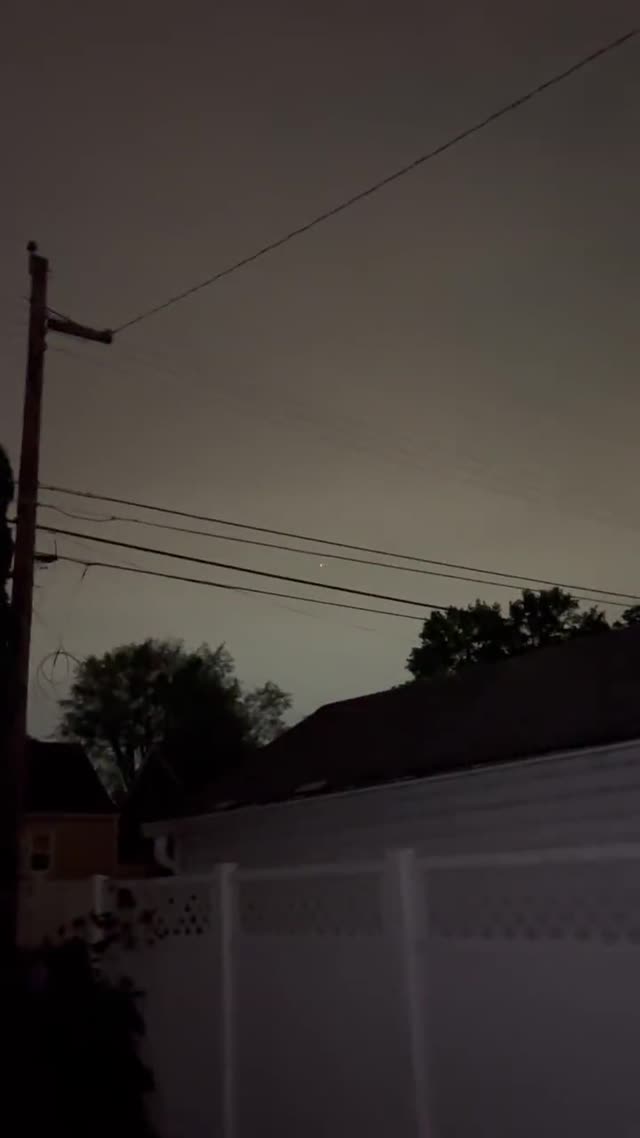 UFO Video – Louisville, KY (2022)