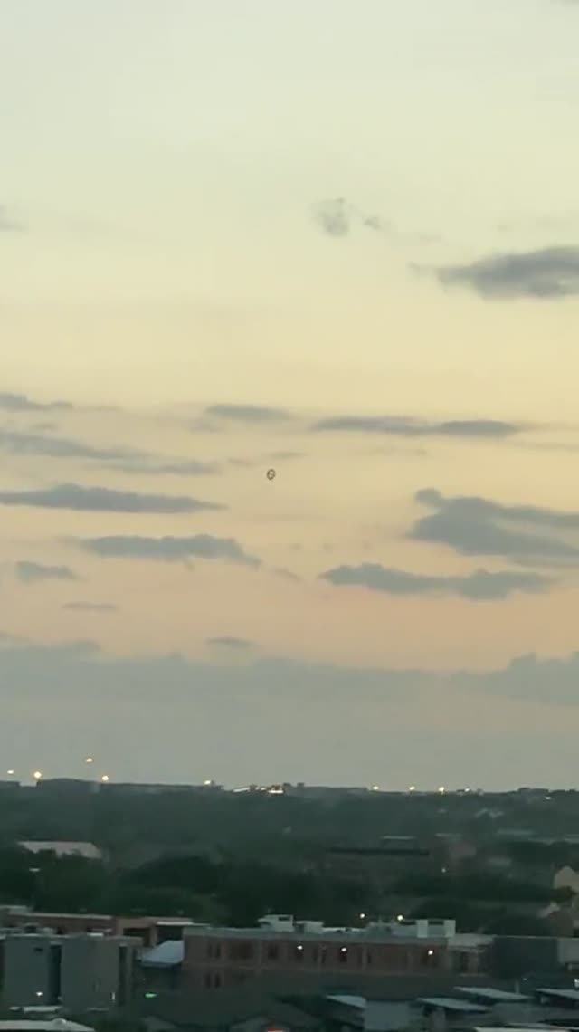 UFO Video – Austin, Texas, USA (August 21, 2022)