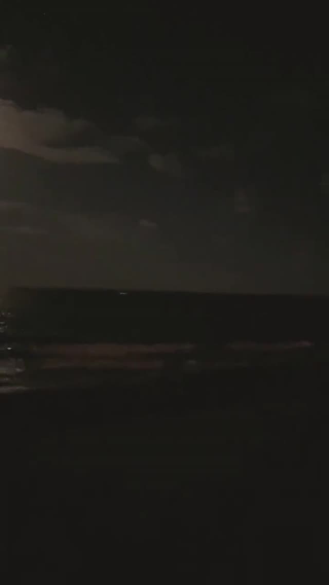 UFO Video – Hollywood Beach, FL (August 28, 2022)