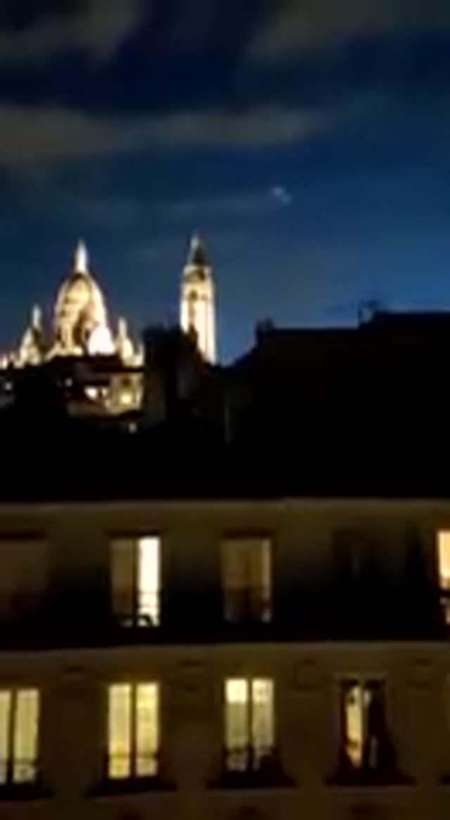 UFO Video – Paris, France